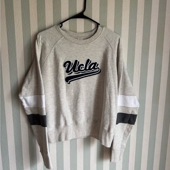Champion Tops - Champion Gray Crew Neck Women's Sweater